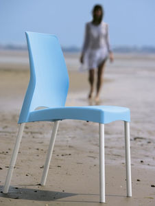 chaise de restaurant contemporaine