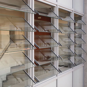 brise-soleil à lames