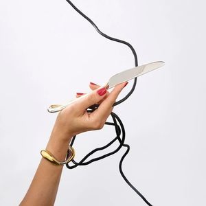 couteau de table avec manche en métal