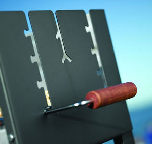 barbecue à charbon / électrique / sur pied / en métal