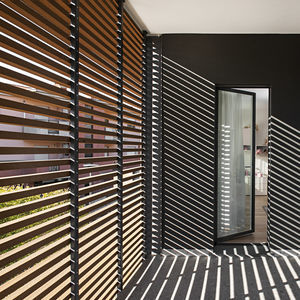 brise-soleil en bois composite