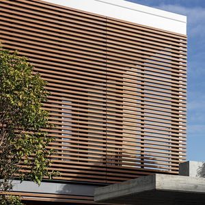 brise-soleil en bois composite