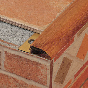 profilé de finition nez de marche / en bois / en aluminium / pour carrelage