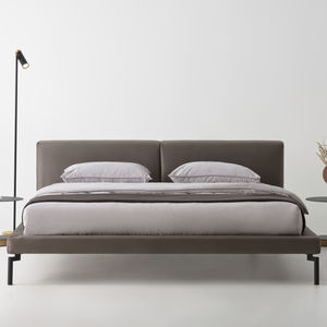 lit double / contemporain / tapissé / avec tête de lit