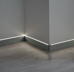 plinthe en aluminium