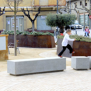 banc public contemporain