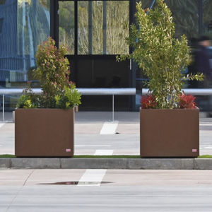 jardinière en acier