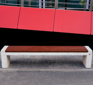banc public contemporain