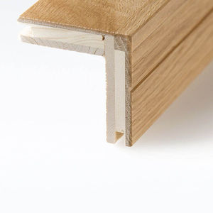 nez de marche en bois