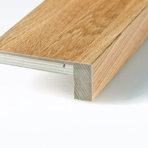 nez de marche en bois