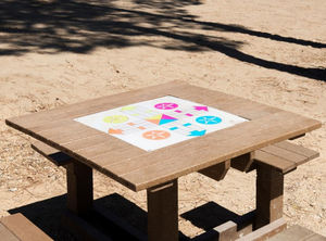 table de jeu pour enfant d'extérieur