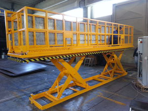 plateforme à bras articulé