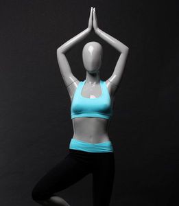 mannequin de vitrine femme