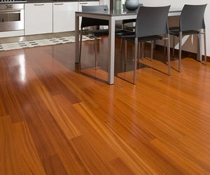 parquet contrecollé / à coller / en doussié / huilé