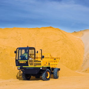 dumper à déchargement frontal