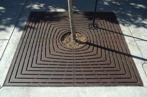 grille d'arbre carrée