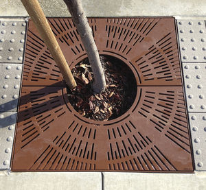 grille d'arbre carrée