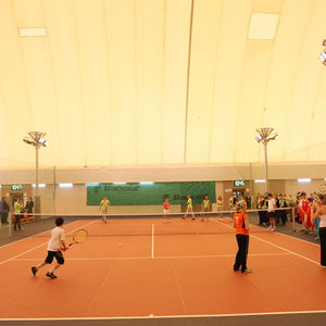 structure gonflable pour terrain de tennis