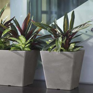 jardinière en plastique