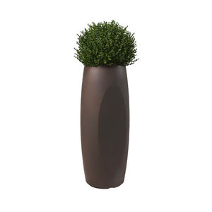 pot de jardin en polyéthylène rotomoulé 1