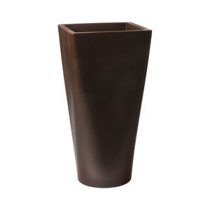 pot de jardin en polyéthylène rotomoulé 1