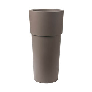 pot de jardin en polyéthylène rotomoulé 1