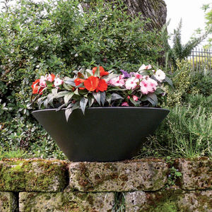 pot de jardin en polyéthylène rotomoulé 1
