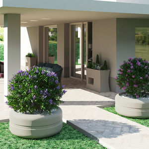 pot de jardin en polyéthylène rotomoulé 1