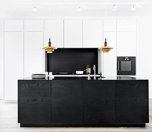 cuisine contemporaine / en plaqué bois / en métal / en Fenix NTM®