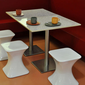 table contemporaine