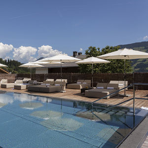 piscine à débordement