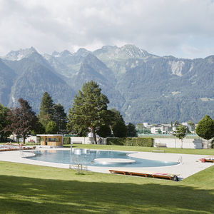 piscine à débordement