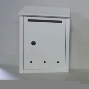 boîte aux lettres murale