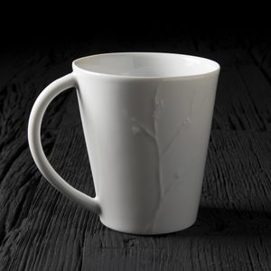 tasse en porcelaine de Limoges