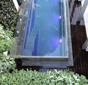 margelle de piscine en marbre