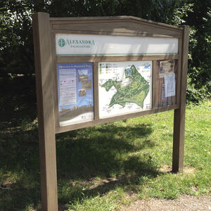 panneau d'information pour espace public