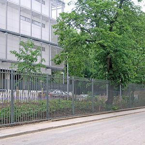 clôture pour espaces verts / pour parc de jeux / pour espace public / à barreaux