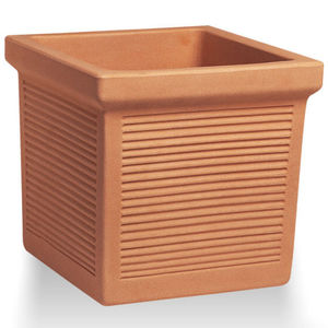 pot de jardin en plastique 1