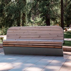 banc public / contemporain / en pin / en acier galvanisé