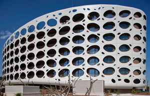 bardage en composite / en aluminium / perforé / en panneaux