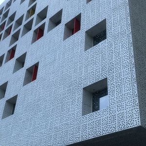 bardage en panneaux 1