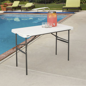 table contemporaine