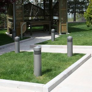 borne d'éclairage de jardin / contemporaine / en acier inoxydable / en fonte d'aluminium
