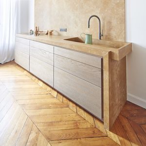 cuisine contemporaine / en chêne / en pierre naturelle / sur mesure