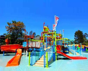 structure de jeu pour parc aquatique