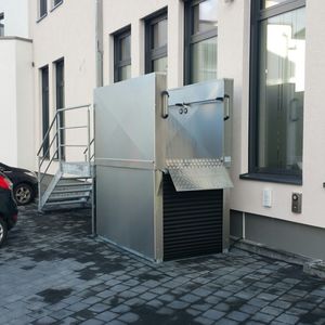plateforme élévatrice pour fauteuil roulant 1