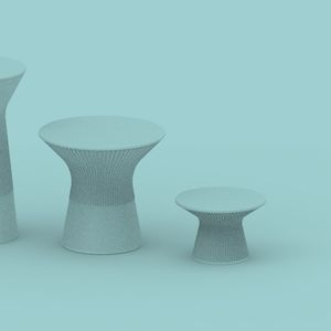 table basse contemporaine / en polyéthylène / en méthacrylate / avec piètement en polyéthylène