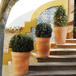 pot de jardin en polyéthylène 1