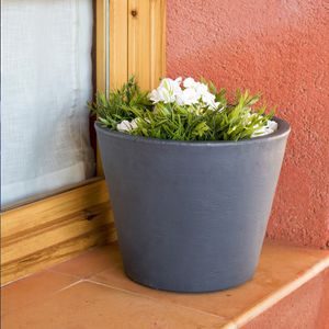 pot de fleur en polyéthylène / à poser / conique / résidentiel