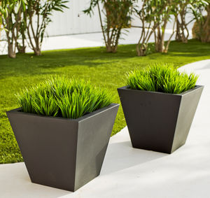pot de fleur en polyéthylène